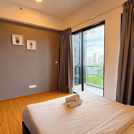 Beacon Executive Suite - City View - By Iz George Town Zewnętrze zdjęcie