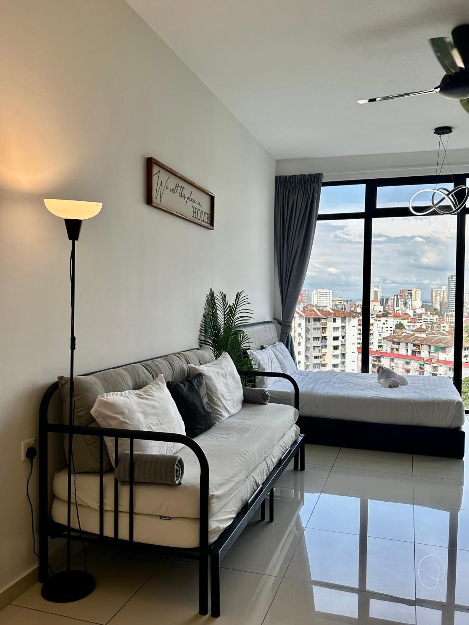 Beacon Executive Suite - City View - By Iz George Town Zewnętrze zdjęcie