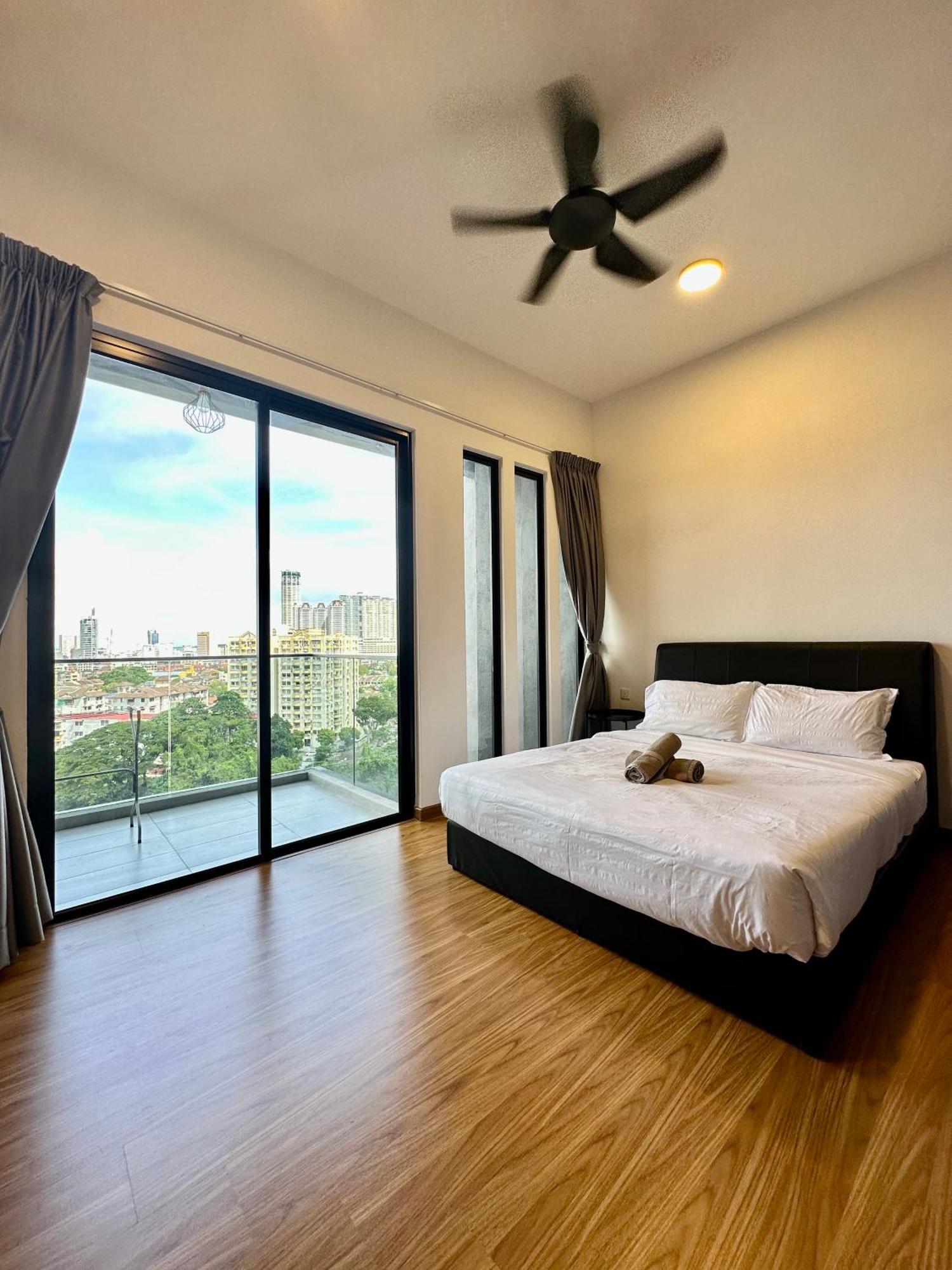 Beacon Executive Suite - City View - By Iz George Town Zewnętrze zdjęcie