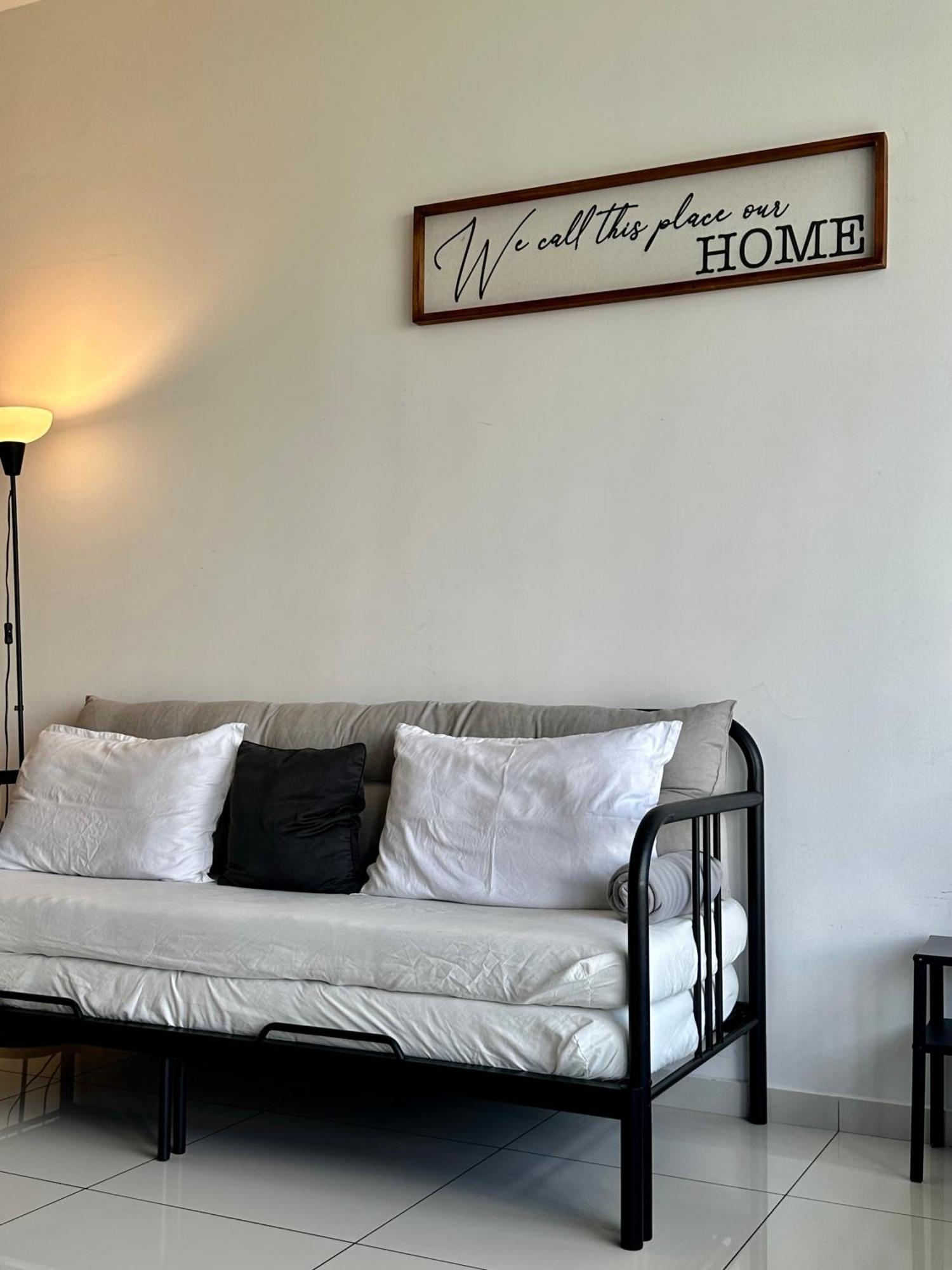 Beacon Executive Suite - City View - By Iz George Town Zewnętrze zdjęcie