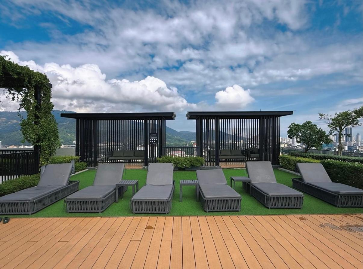 Beacon Executive Suite - City View - By Iz George Town Zewnętrze zdjęcie