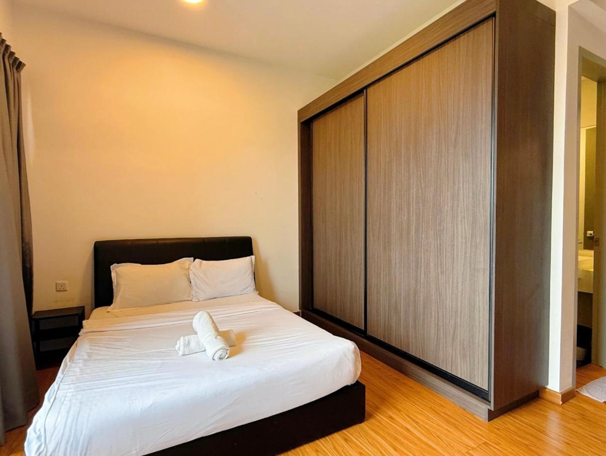 Beacon Executive Suite - City View - By Iz George Town Zewnętrze zdjęcie